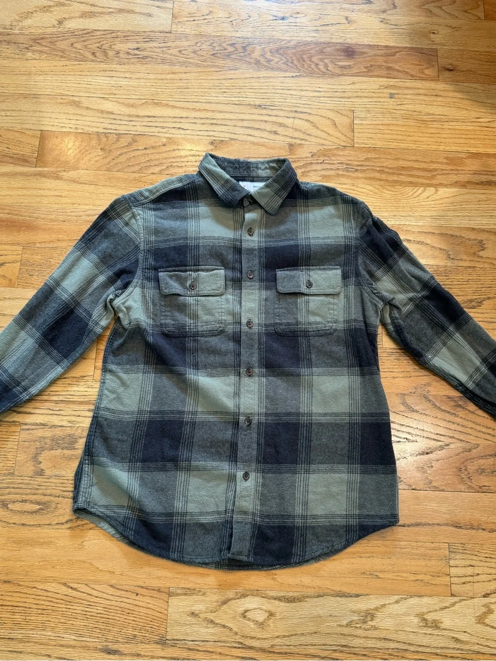 Old Navy - Green and Black Plaid Button-Down Flannel Shirt - Picture 4 of 6
